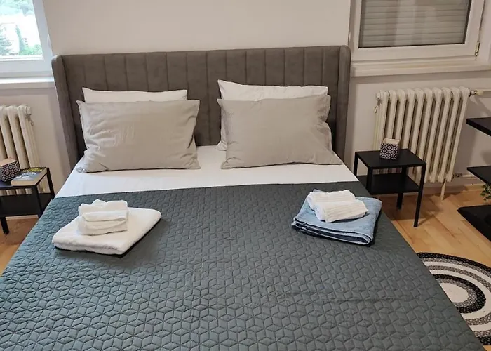 Апартаменти Spacious, Central, Free Parking *